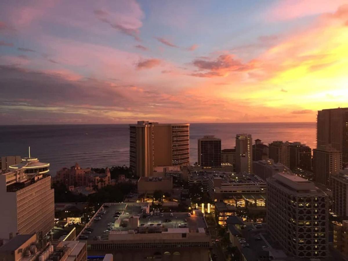 ホノルル Aloha Vacationsアパートホテル エクステリア 写真